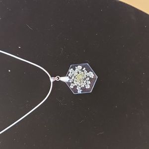 Girls flower necklace